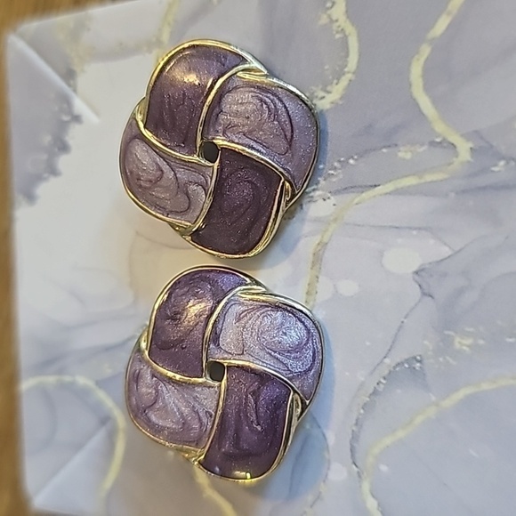 Purple and lavender swirl foursquare enameled earrings vintage - Picture 4 of 4